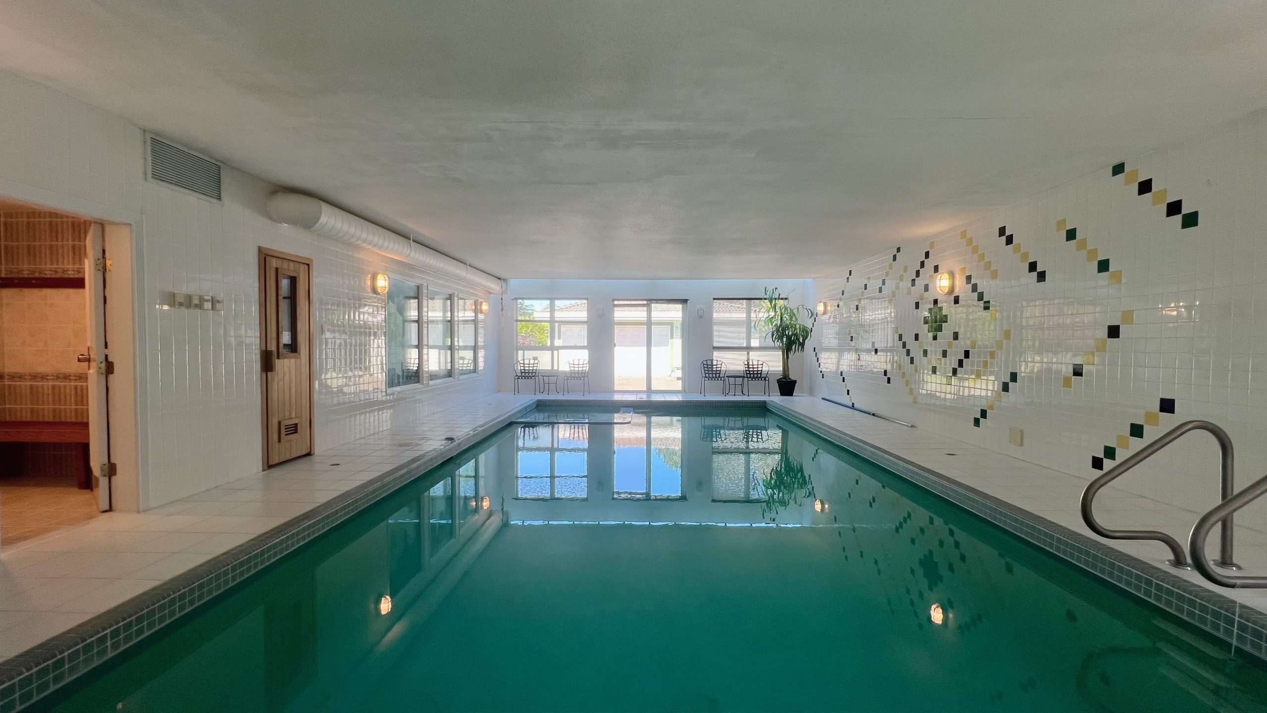 Richmond Riverdale Pool Main View